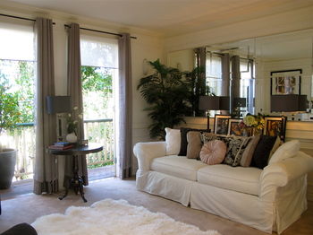 Andre's Mews Luxury Serviced Apartments - Accommodation 4U 5