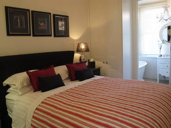Andre's Mews Luxury Serviced Apartments - Accommodation 4U 18