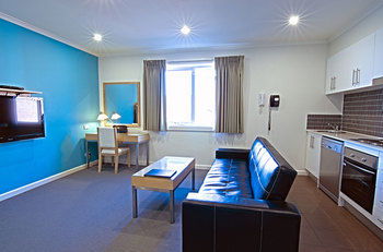 Buckingham International Serviced Apartments - Accommodation 4U 10