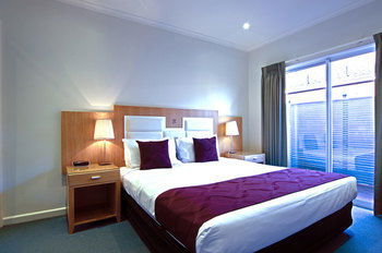 Buckingham International Serviced Apartments - Accommodation 4U 12