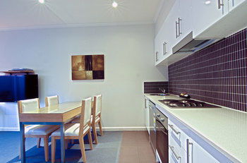 Buckingham International Serviced Apartments - Accommodation 4U 19