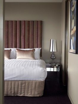 Art Series-The Blackman - Accommodation 4U 13