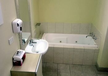 Glen Inn - Accommodation 4U 31