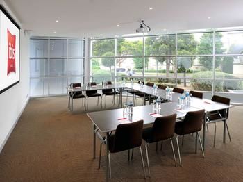 Ibis Melbourne Glen Waverley - Accommodation 4U 24