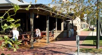 Potters Hotel Brewery Resort - Accommodation 4U 47
