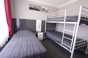 Cattleman's Country Motor Inn & Serviced Apartments - Accommodation 4U 3