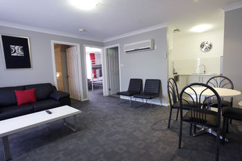 Cattleman's Country Motor Inn & Serviced Apartments - Accommodation 4U 5