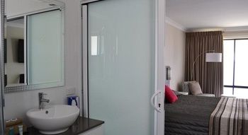 Cattleman's Country Motor Inn & Serviced Apartments - Accommodation 4U 18