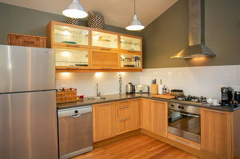 Lilies Luxury Retreats - Accommodation 4U 38