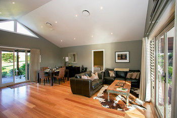 Lilies Luxury Retreats - Accommodation 4U 41