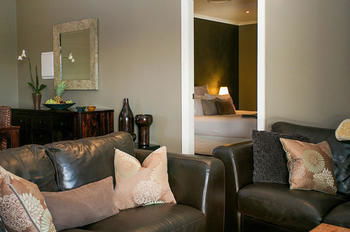 Lilies Luxury Retreats - Accommodation 4U 42