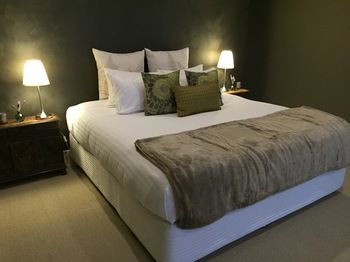 Lilies Luxury Retreats - Accommodation 4U 48