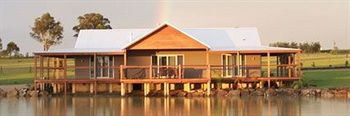 Lilies Luxury Retreats - Accommodation 4U 5