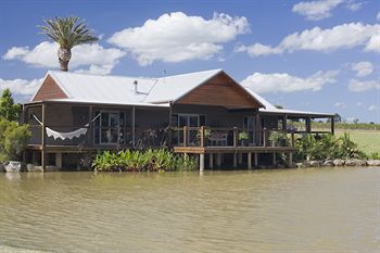 Lilies Luxury Retreats - Accommodation 4U 15