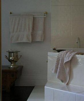 Moulton Park Estate - Accommodation 4U 3