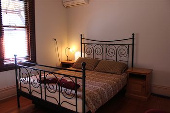 Burwood Bed And Breakfast - Accommodation 4U 4
