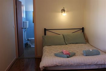 Burwood Bed And Breakfast - Accommodation 4U 5