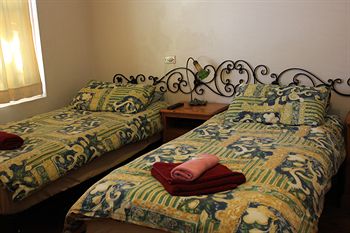 Burwood Bed And Breakfast - Accommodation 4U 9