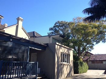 Cambridge Lodge - Hostel/Backpacker - Accommodation 4U 5