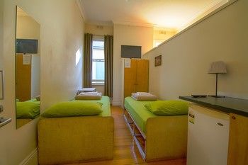 Cambridge Lodge - Hostel/Backpacker - Accommodation 4U 11