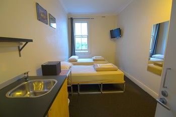 Cambridge Lodge - Hostel/Backpacker - Accommodation 4U 12