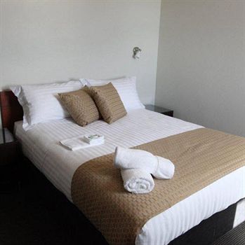 The Huskisson - Accommodation 4U 6