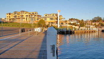 The Huskisson - Accommodation 4U 21