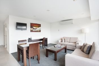 Apartments Ink - Accommodation 4U 15