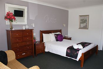 Riverside Motel - Accommodation 4U 7