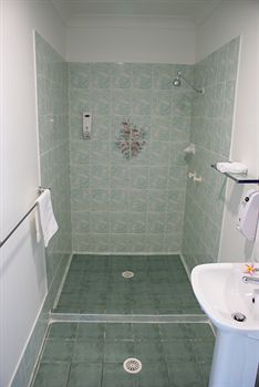 Riverside Motel - Accommodation 4U 8