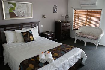 Riverside Motel - Accommodation 4U 10