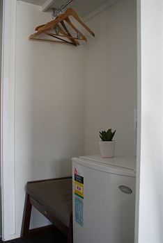 Riverside Motel - Accommodation 4U 16