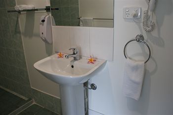 Riverside Motel - Accommodation 4U 17