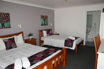 Riverside Motel - Accommodation 4U 18