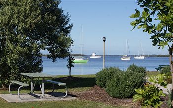 Riverside Motel - Accommodation 4U 4