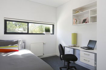 Western Sydney University Village-Campbelltown Campus - Accommodation 4U 4