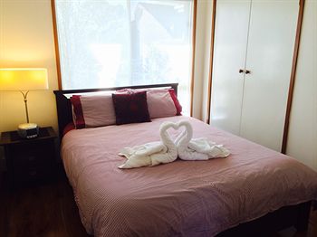 Australian Home Away @ East Doncaster Andersons Creek 1 - Accommodation 4U 3