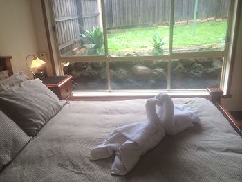 Australian Home Away @ East Doncaster Andersons Creek 1 - Accommodation 4U 5