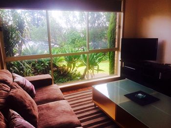 Australian Home Away @ East Doncaster Andersons Creek 1 - Accommodation 4U 12