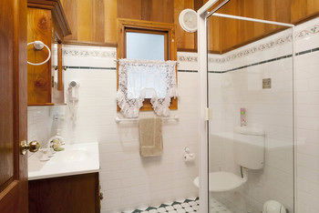 Eagleview Resort - Accommodation 4U 87