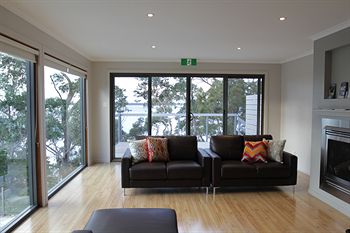 The Edgewater Bed & Breakfast - Accommodation 4U 14