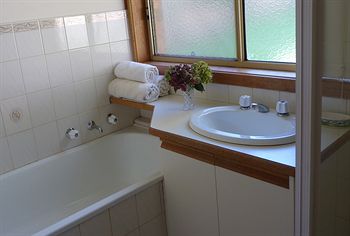 Australian Home Away @ Doncaster Andersons Creek 2 - Accommodation 4U 0