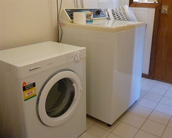 Australian Home Away @ Doncaster Andersons Creek 2 - Accommodation 4U 2
