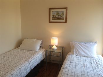 Australian Home Away @ Doncaster Andersons Creek 2 - Accommodation 4U 5