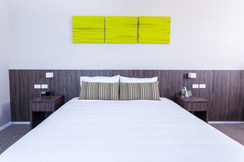 Ibis Styles The Entrance - Accommodation 4U 8
