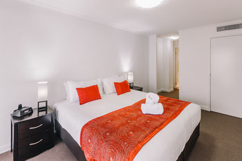 Newcastle Central Plaza - Accommodation 4U 12