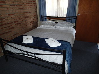 Dungowan Waterfront Apartments - Accommodation 4U 15