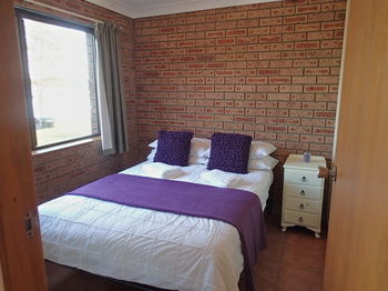 Dungowan Waterfront Apartments - Accommodation 4U 16