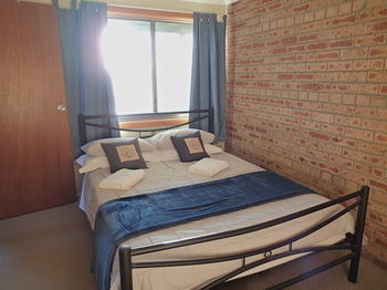 Dungowan Waterfront Apartments - Accommodation 4U 19