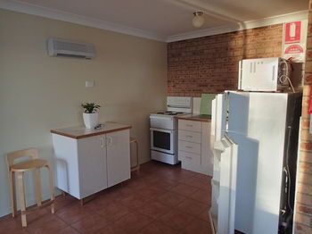 Dungowan Waterfront Apartments - Accommodation 4U 22
